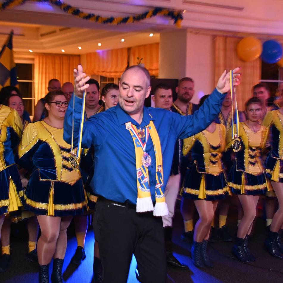 Sessionseröffnung der Dhünnschen Jecken in Wermelskirchen: Die Jecken sind wieder los