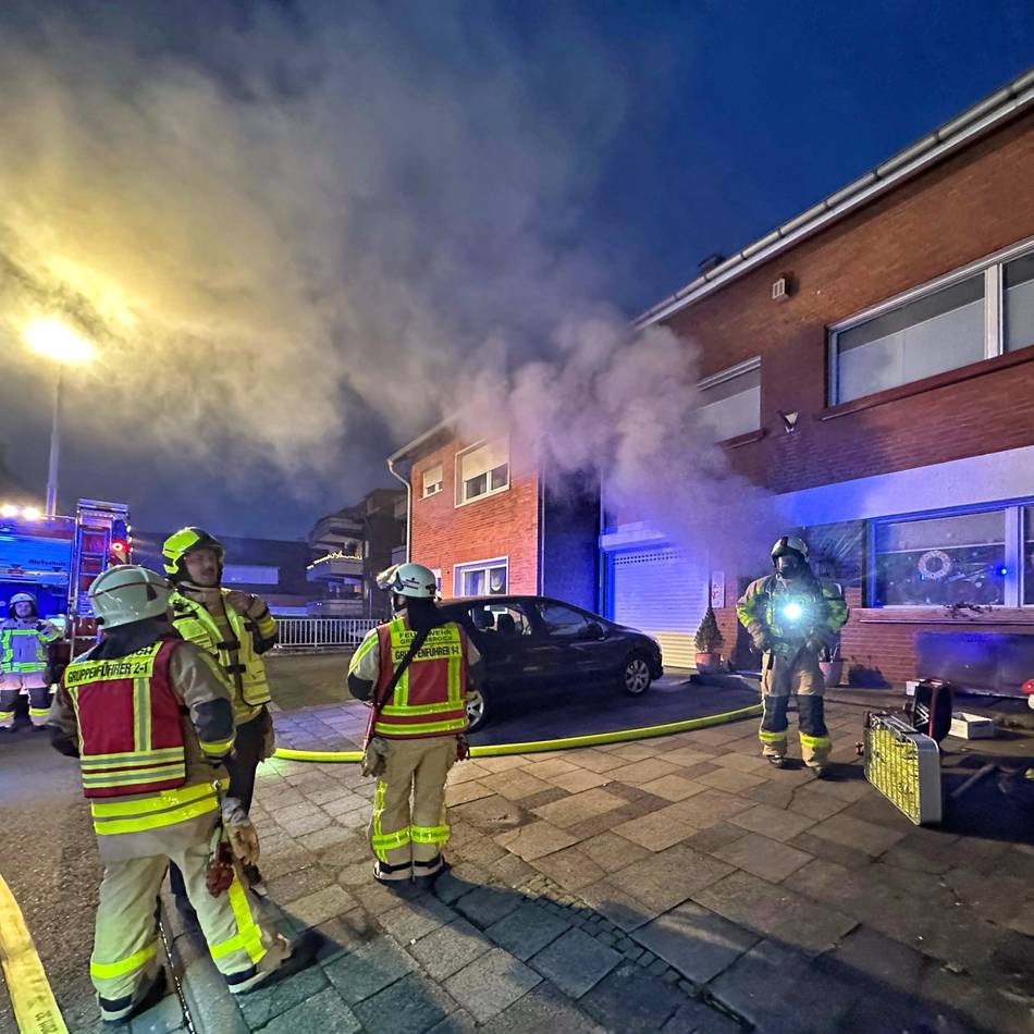 Alarm in der Gartenstadt: Kellerbrand löst Feuerwehreinsatz in Wevelinghoven aus
