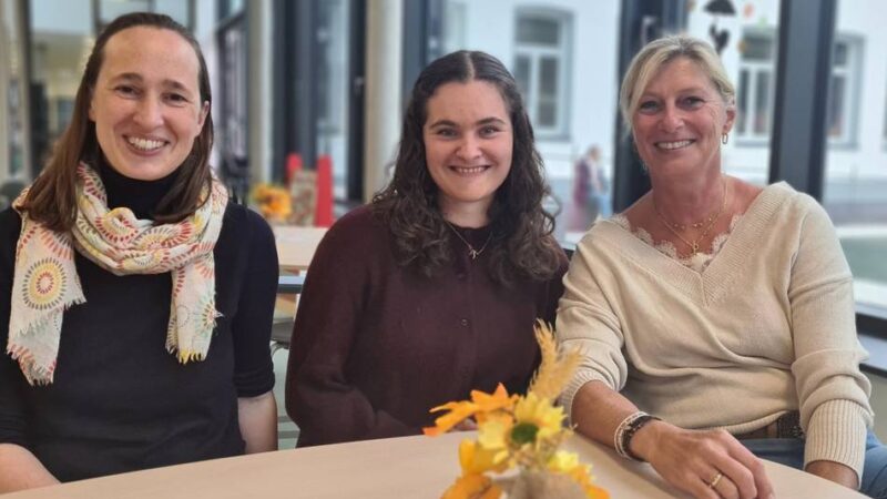 „Gehe jedes Mal mit einem Lächeln nach Hause“: 20-Jährige engagiert sich ehrenamtlich in der Gelderner St.-Michael-Schule