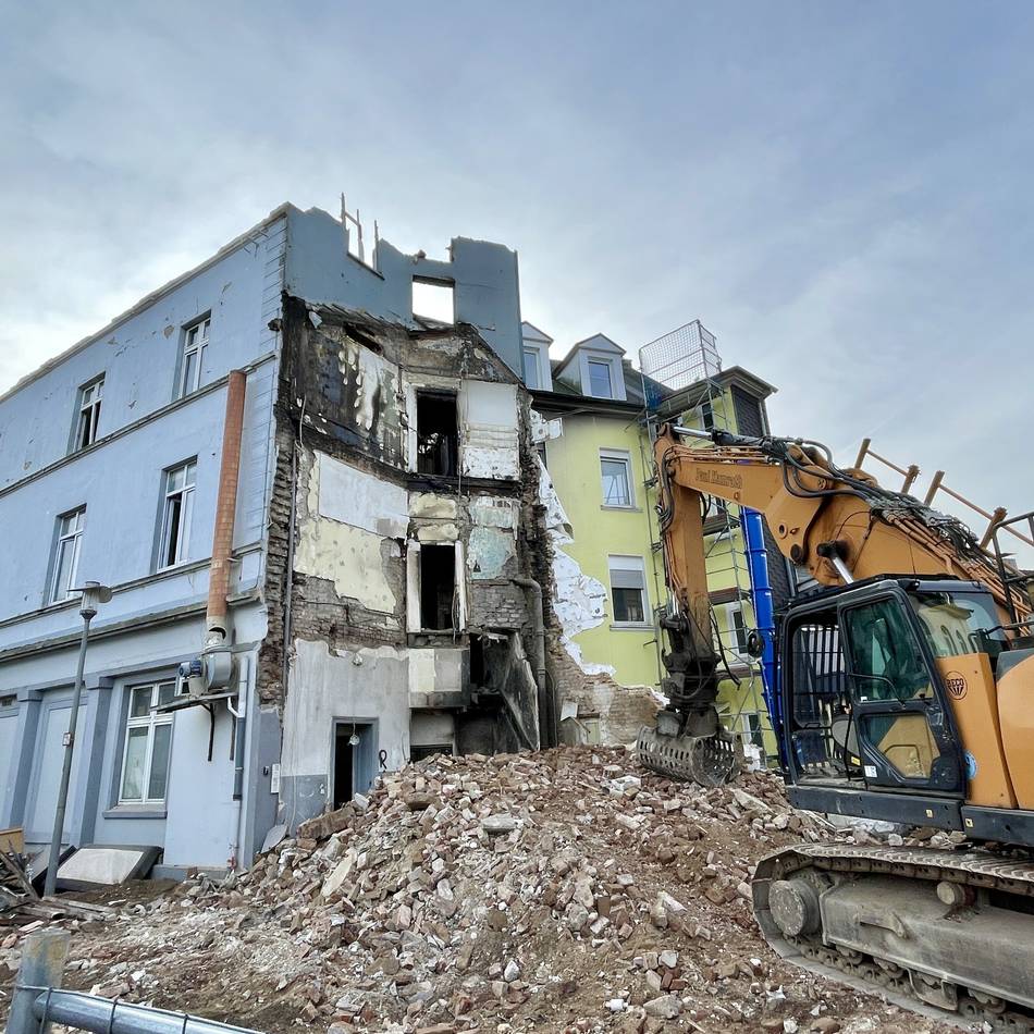 Nach der Brandserie in Wermelskirchen: Spuren des Feuers kommen bei Abriss ans Licht