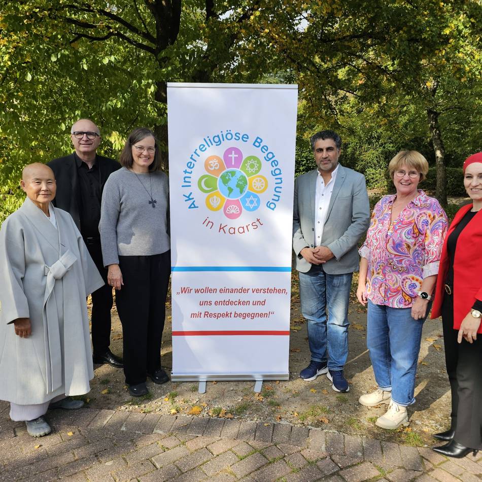 Interreligiöses Friedensgebet in Kaarst: Unterschiedliche Religionen, ein gemeinsames Ziel