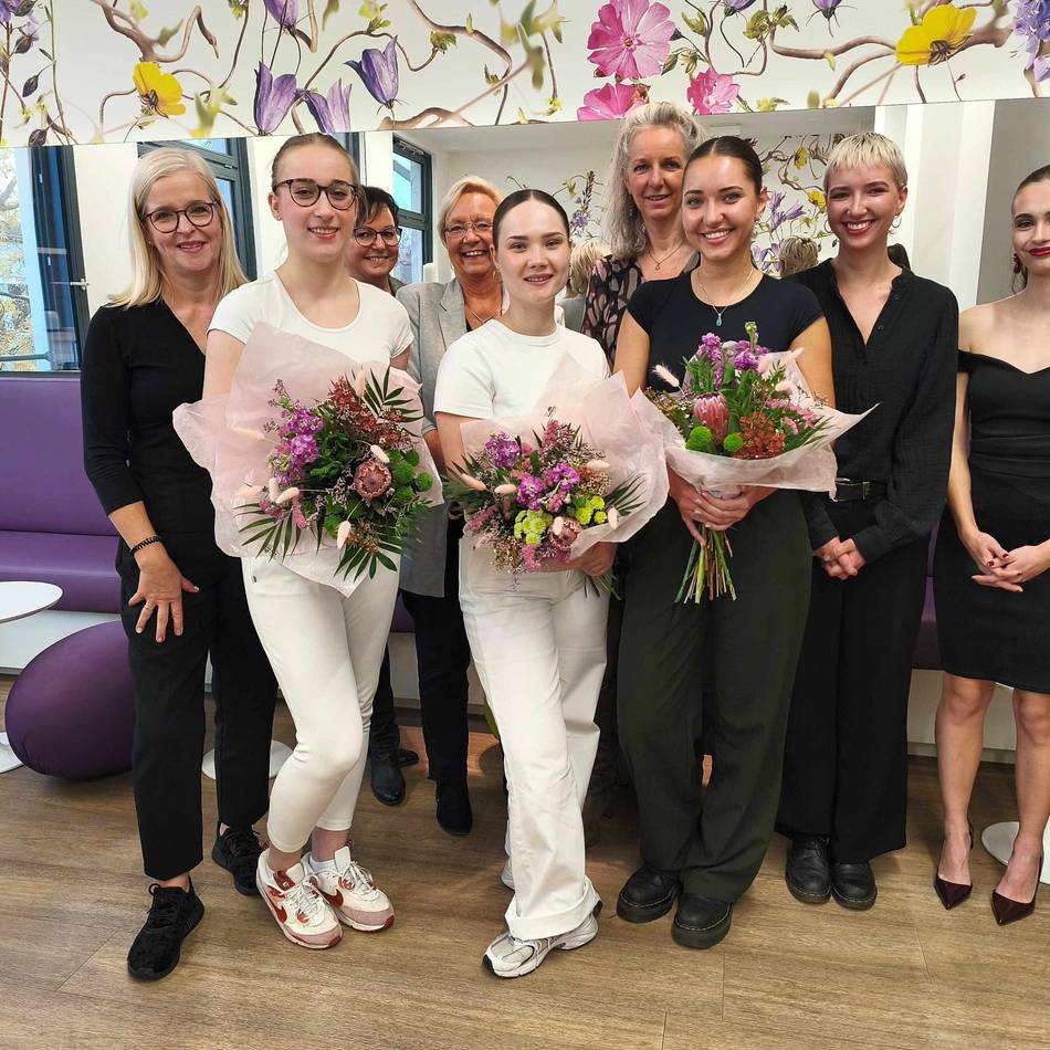 Siegerin kommt aus NRW-Stadt: Deutschlands beste Nachwuchs-Kosmetikerin in Krefeld ausgezeichnet