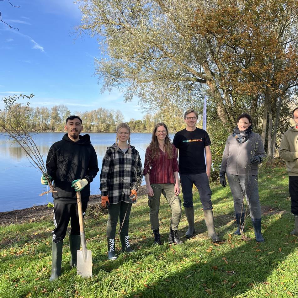 Aktion an den Oybaum-Seen: Bäume in Kalkar ernten und verschenken