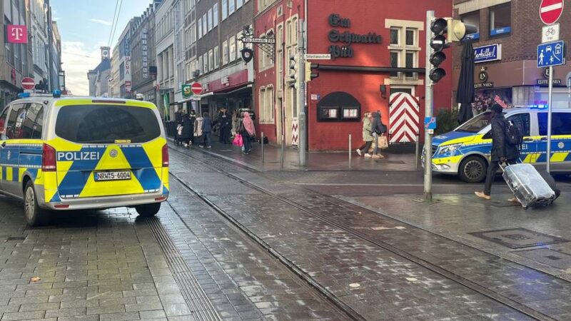 Nach Bedrohung mit dem Messer: Polizei nimmt „CIA-Chef“ auf dem Neusser Büchel fest