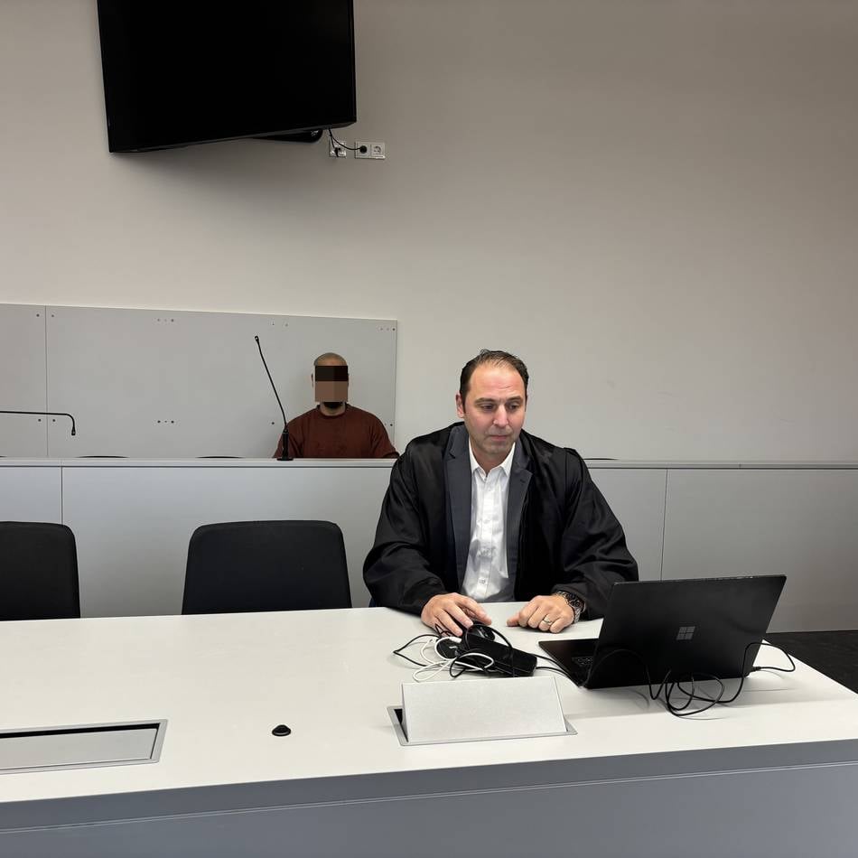 Prozess vor dem Landgericht: Mönchengladbacher für Attacke auf Polizei verurteilt