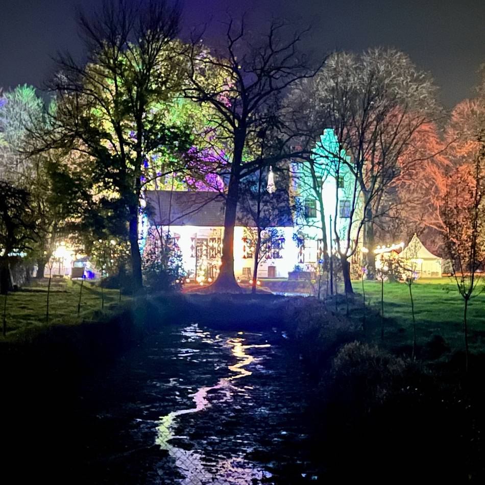 Mit viel Kunsthandwerk und Musik: Auf zum vorweihnachtlichen Lichtermarkt auf Haus Ingenray