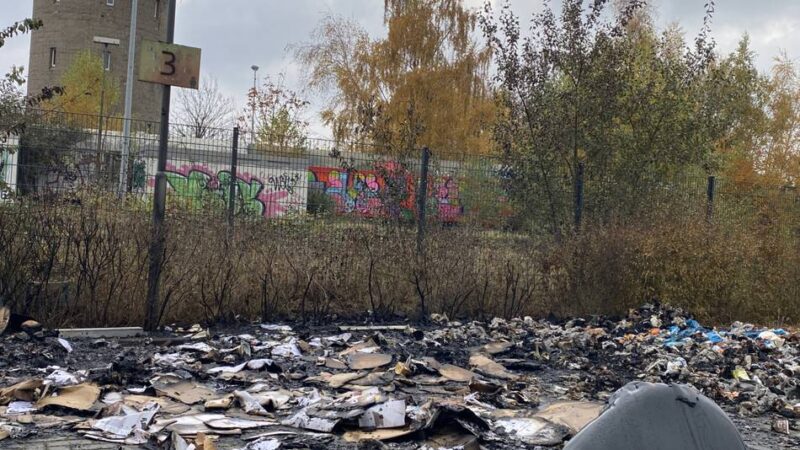 Brandserie erschüttert die Stadt: Nächster Brand in Geldern – Polizei nimmt Frau in Nähe des Tatorts fest