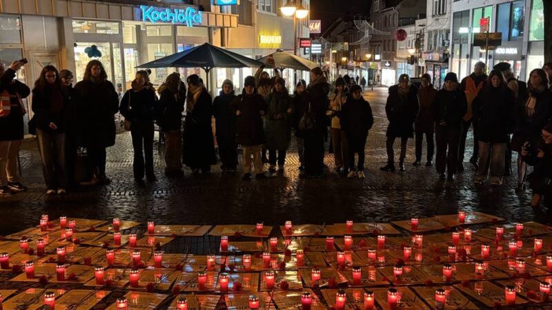 Trauermarsch durch die Innenstadt: Kleve setzt Zeichen gegen Femizide