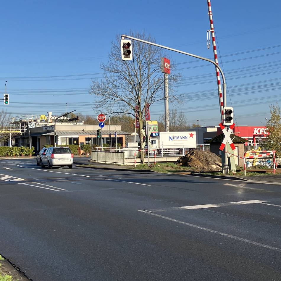 Regiobahn kündigt weitere Bauarbeiten an: Bahnübergang Gümpgesbrücke wird gesperrt