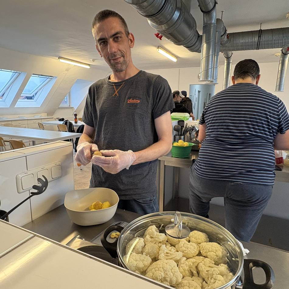 Neue Aktion der „Suppentanten“ mit Obdachlosen in Mönchengladbach: „Ich koche mir hier jeden Abend etwas“