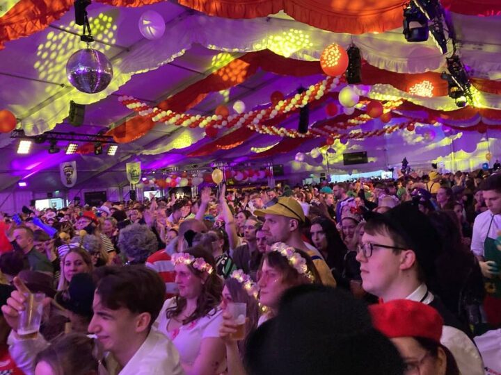 Von Damensitzung bis After-Zug-Party: So schaut der Klever Zeltkarneval 2026 aus