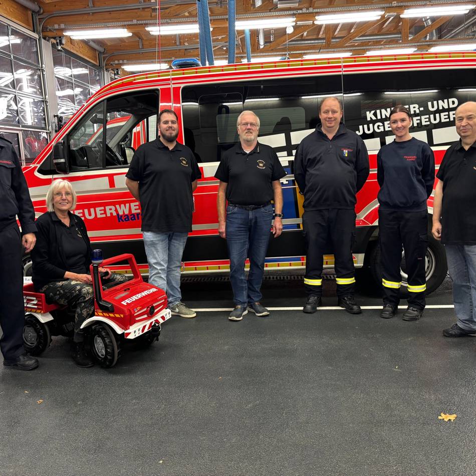 Spende vom Holzbüttger Königshaus: Feuerwehr will spezielle Tretautos für Kinder anschaffen