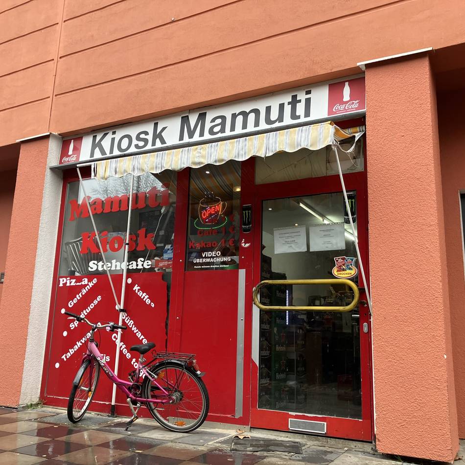 Trotz vorgehaltener Pistole: Kiosk-Inhaber schlägt Räuber in die Flucht – „Gott wollte, dass ich noch lebe“