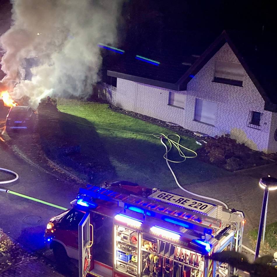 Brandserie in Geldern: Wenn Autos vor der eigenen Haustür brennen