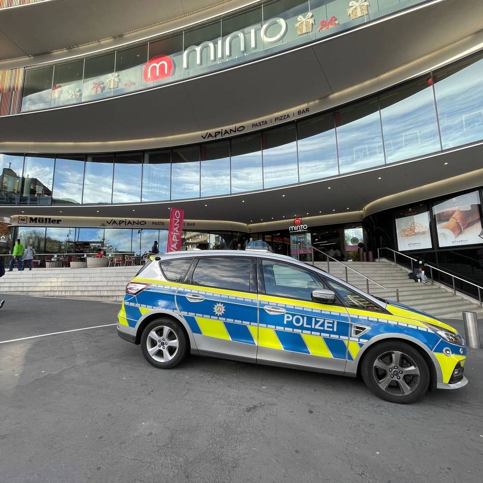 Polizei am Einkaufszentrum: Bombendrohung gegen das Minto in Mönchengladbach