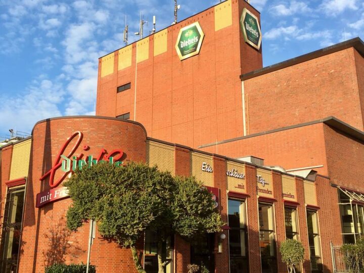 Am 30. November: Lesung mit Mechtild Borrmann im Issumer Diebels Live