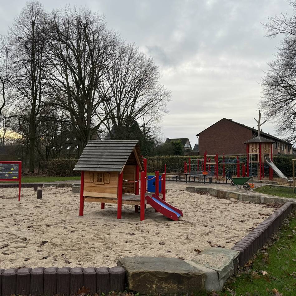 Trotz Anwohnerprotesten: Kolpingspielplatz in Geldern bekommt umstrittene Toilettenanlage