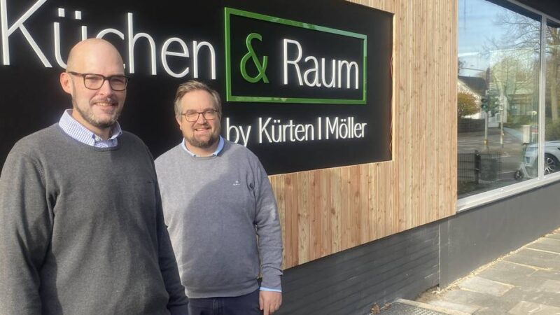 Handwerk und Einzelhandel in Meerbusch: Zwei Freunde starten neues Geschäft im Zentrum von Strümp
