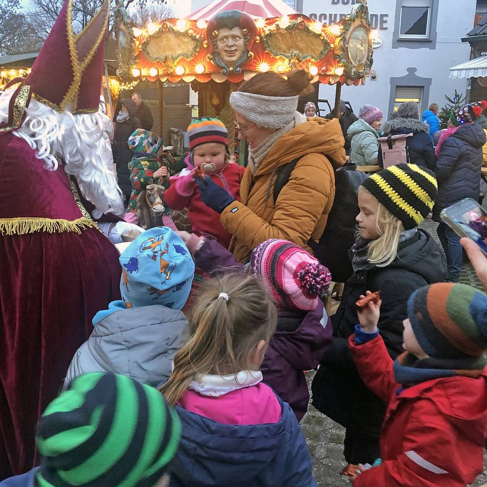 Lichterglanz Till-Moyland: Weihnachtsdorf vor historischer Dorfschmiede öffnet wieder