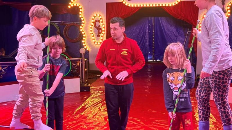 St. Peter Schule in Neuss-Rosellen: Wie Schüler von ihrem Zirkusauftritt profitieren