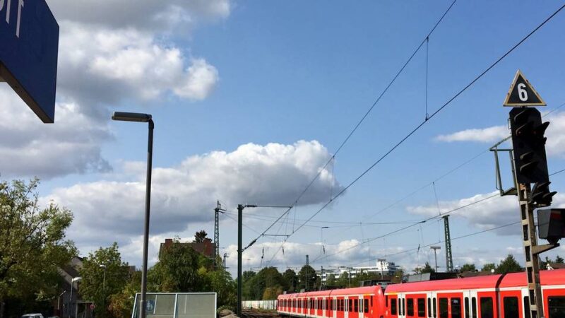 Einschränkungen am Montag: Bahnstrecke zwischen Dormagen und Neuss wieder frei
