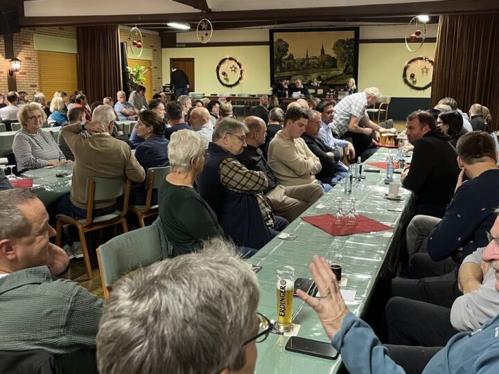Voller Saal bei Tophofen: Pfalzdorf wünscht sich ein Dorfhaus