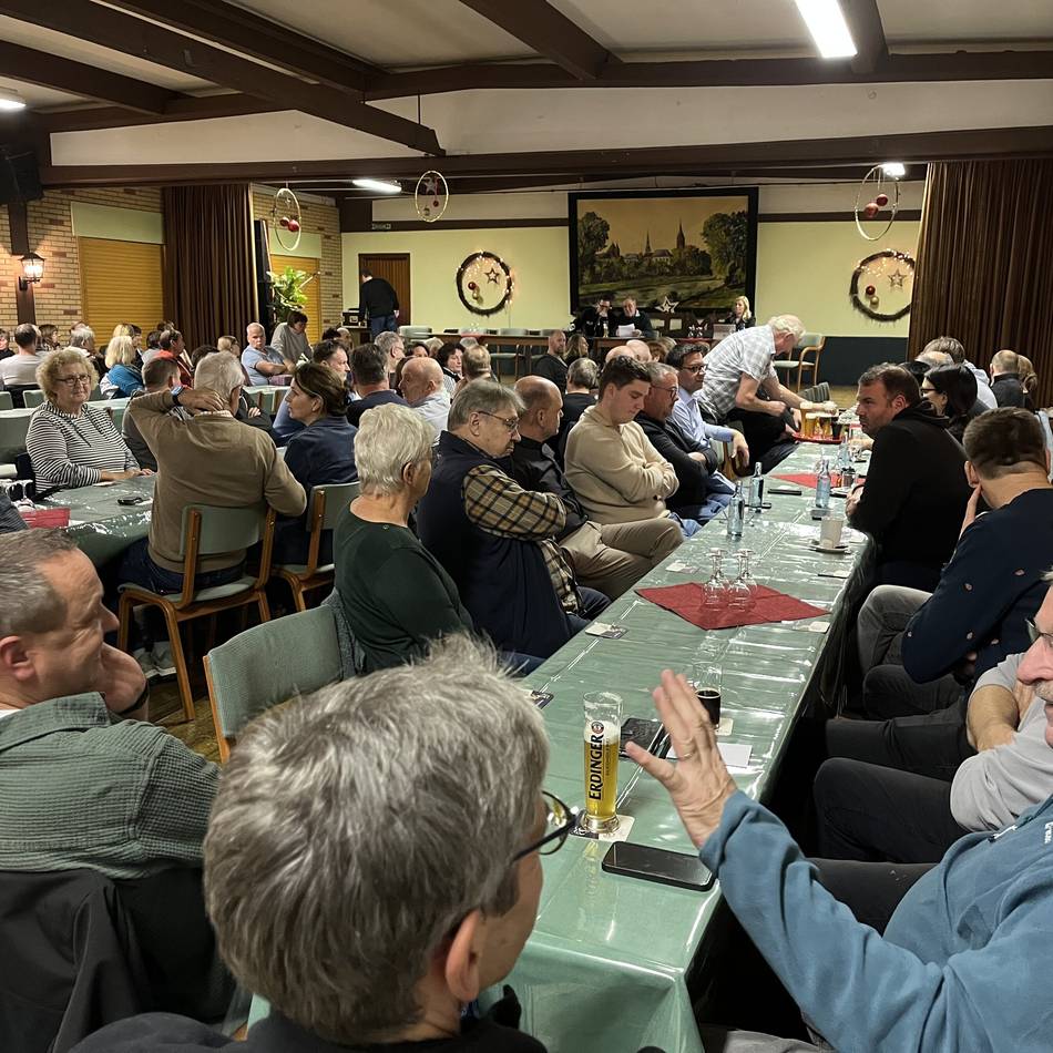Voller Saal bei Tophofen: Pfalzdorf wünscht sich ein Dorfhaus