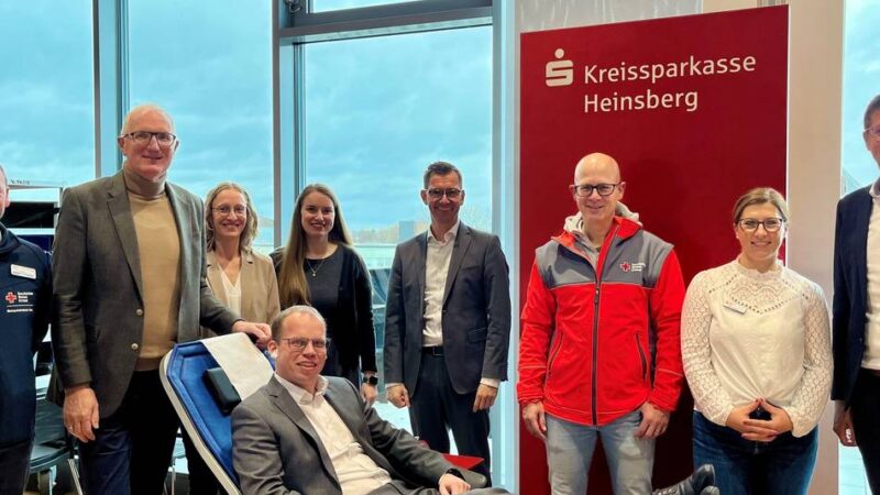 Gemeinsam mit der Stadt Erkelenz: Große Resonanz bei Blutspendeaktion – Sparkasse und DRK ziehen positives Fazit