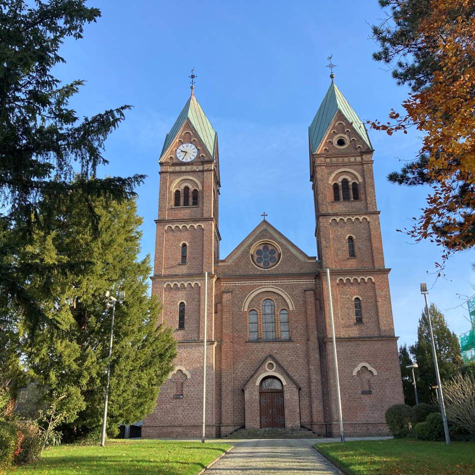 Führungen in Leverkusen: Von tragischen Unfällen, Lokalprominenz und Kirchenhistorie