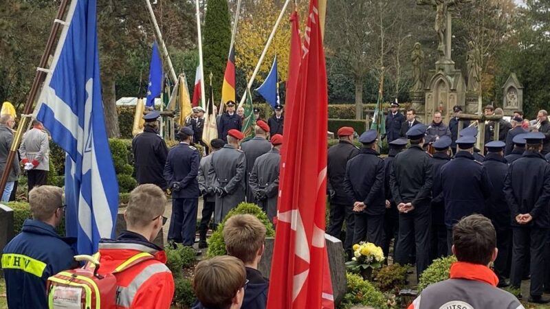 Stadtgespräche in Nettetal: Gedenken zum Volkstrauertag und ein Adventsmarkt
