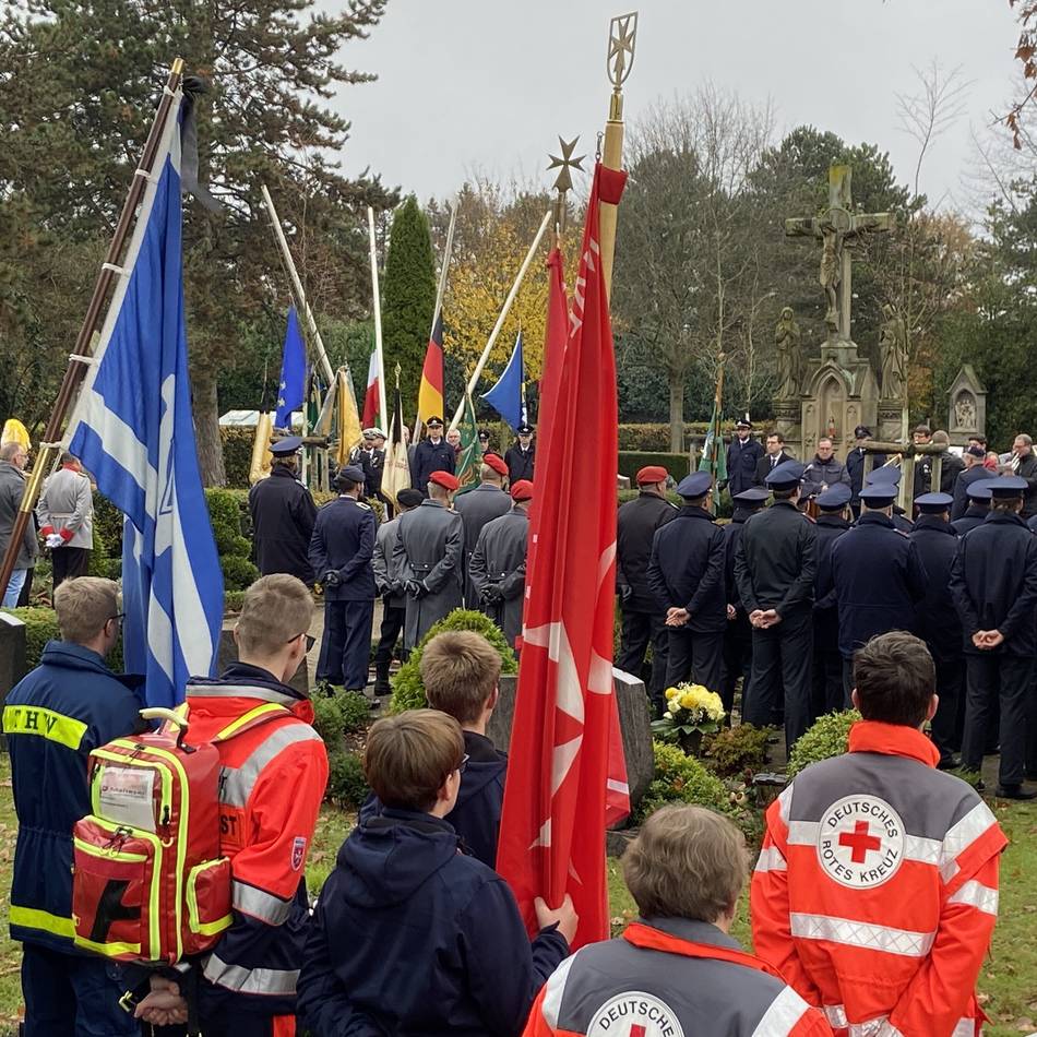 Stadtgespräche in Nettetal: Gedenken zum Volkstrauertag und ein Adventsmarkt