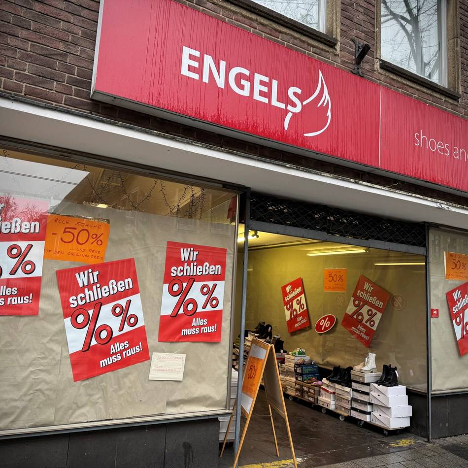 Nächstes Geschäft schließt: Schuhladen-Krise in Neuss – „Das tut sich niemand mehr an“