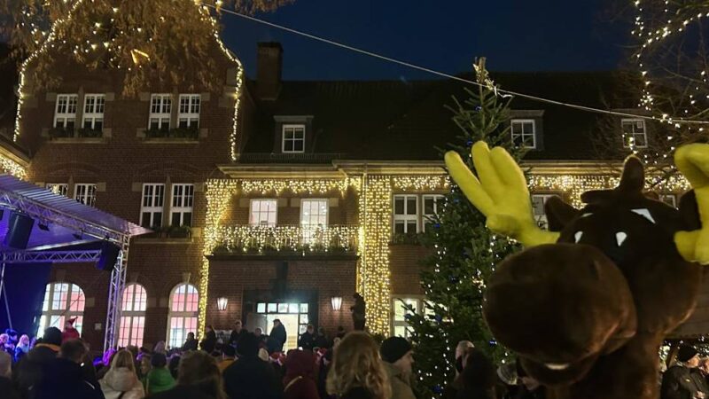 Endlich geht es los: Weihnachtstreff eröffnet – jetzt wird es auch in Dormagen festlich