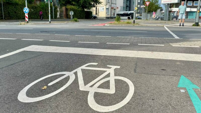 Schwerpunktkontrollen im Rheinisch-Bergischen Kreis: Von „Geisterradlern“ bis Handynutzern