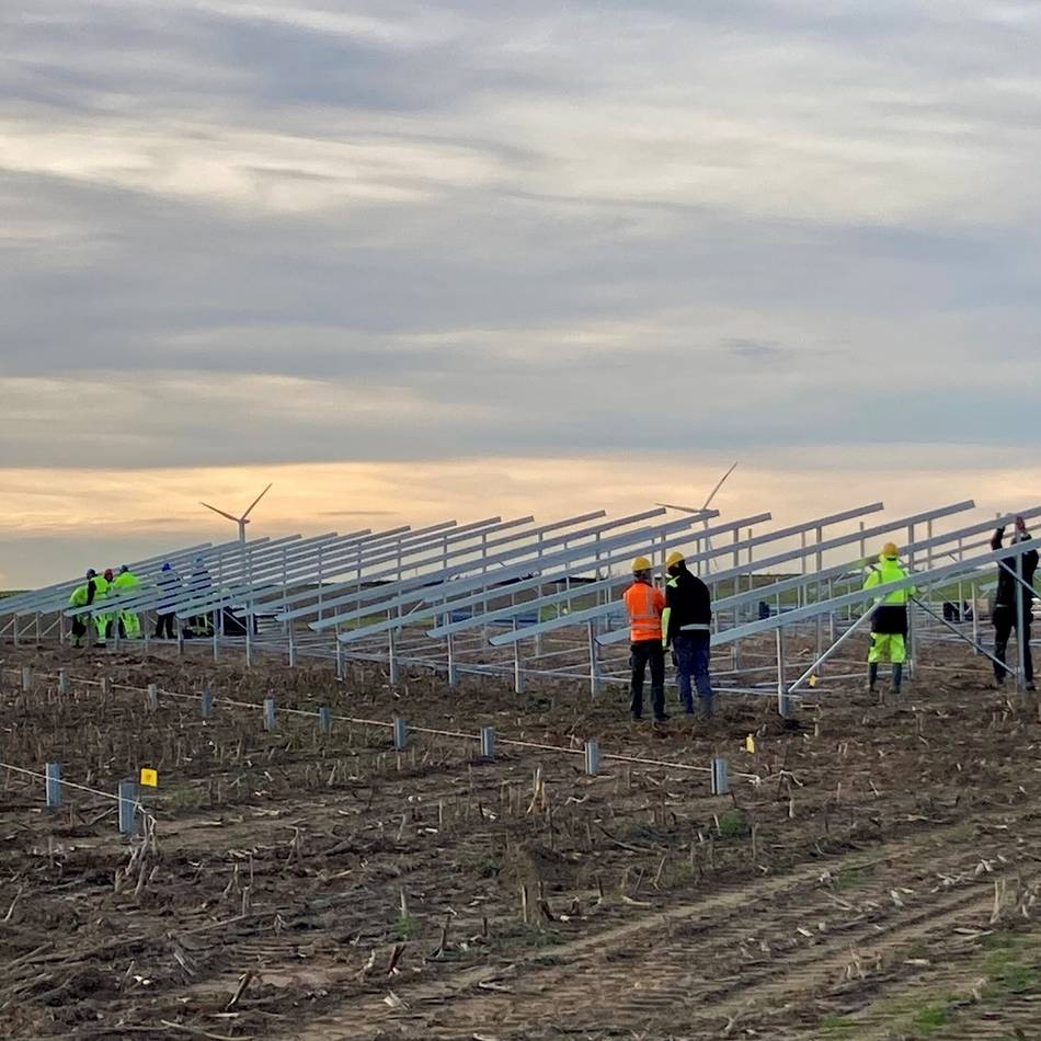 Erste Flächen-Photovoltaikanlage in Neuss: Strom für 3500 Haushalte von Holzheimer Äckern