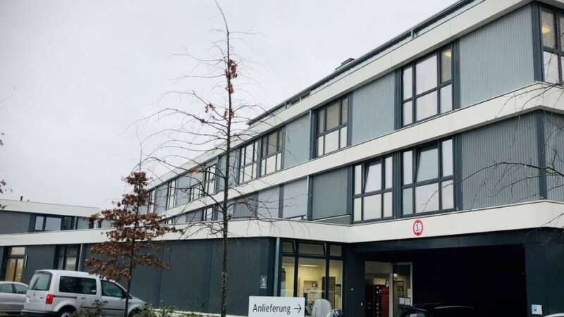 Mann schwebte in Lebensgefahr: Nächster Messerangriff an der Neusser ZUE