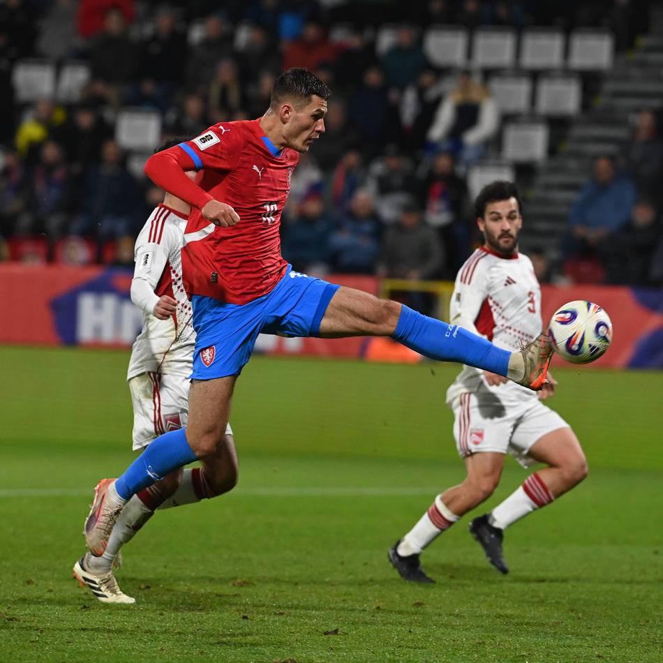 Droht Grimaldo-Ausfall?: Was Bayer vor dem Spiel in Wolfsburg bewegt