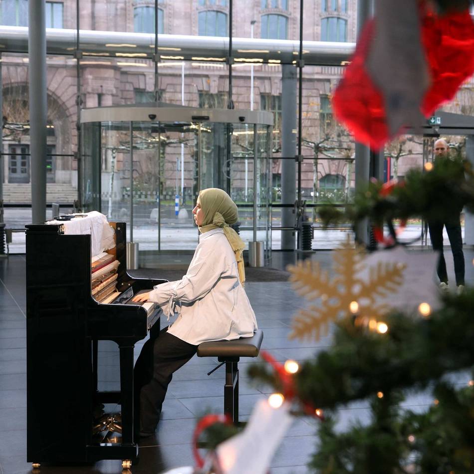 Vorstellung in Bayer-Zentrale in Leverkusen: Neue „stART“-Künstlerin erzeugt besonderen Klang