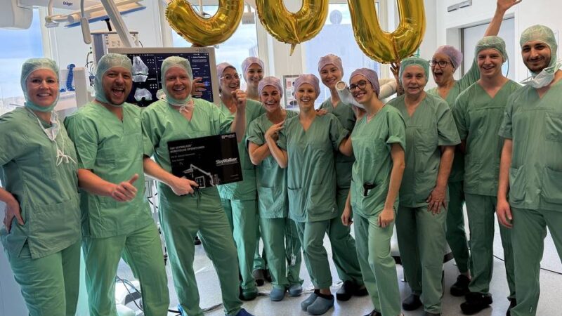 Jubiläum im Krankenhaus Nettetal: 500. Knieoperation mit OP-Roboter