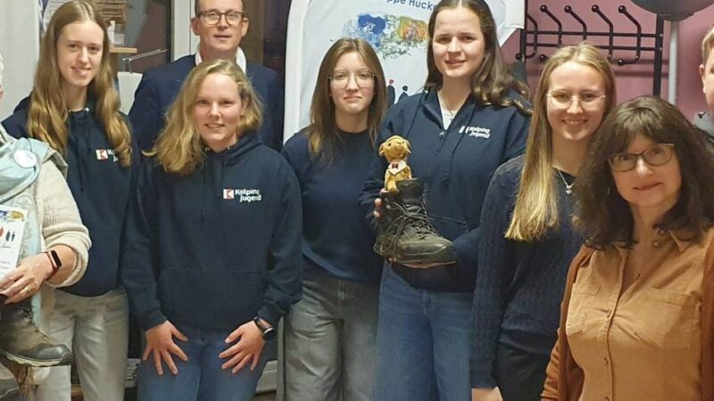 Spenden der KSK und aus Hückeswagener Wanderwochen-Erlös: Kleiner Geldregen für die Hospizgruppe und die Kolpingjugend