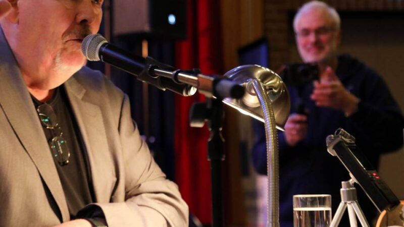 Thema Rechtsxetremismus: Erwin Kohl liest am Sonntag an der Alpener Motte