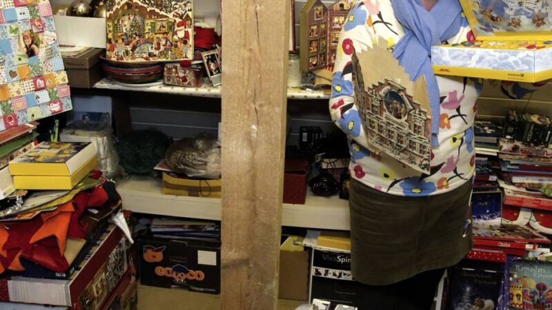 Brigitte Overfeld aus Wardt sammelt Adventskalender: 800 Schätze mit 24 Türchen