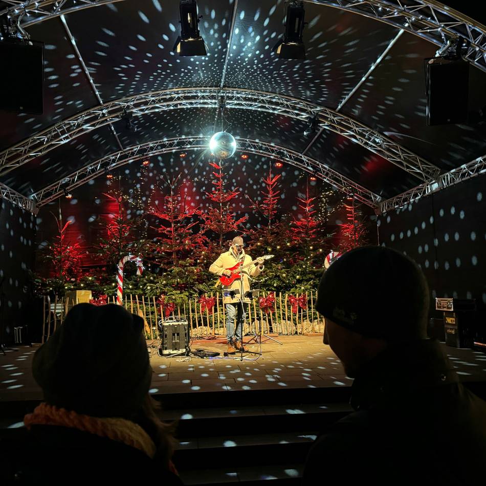Übersicht über das Programm: Xantener Weihnachtsmarkt startet wieder mit Glühwein-Happy-Hour
