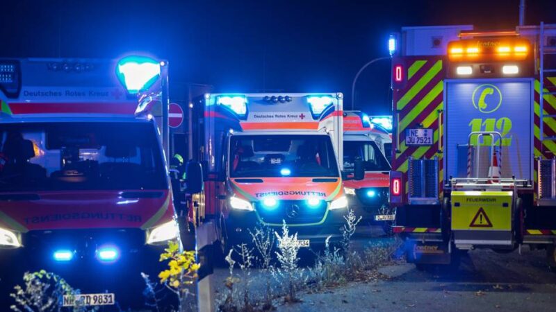 Brand und Unfall in Jüchen: Vier Verletzte und ein mysteriöses Feuer