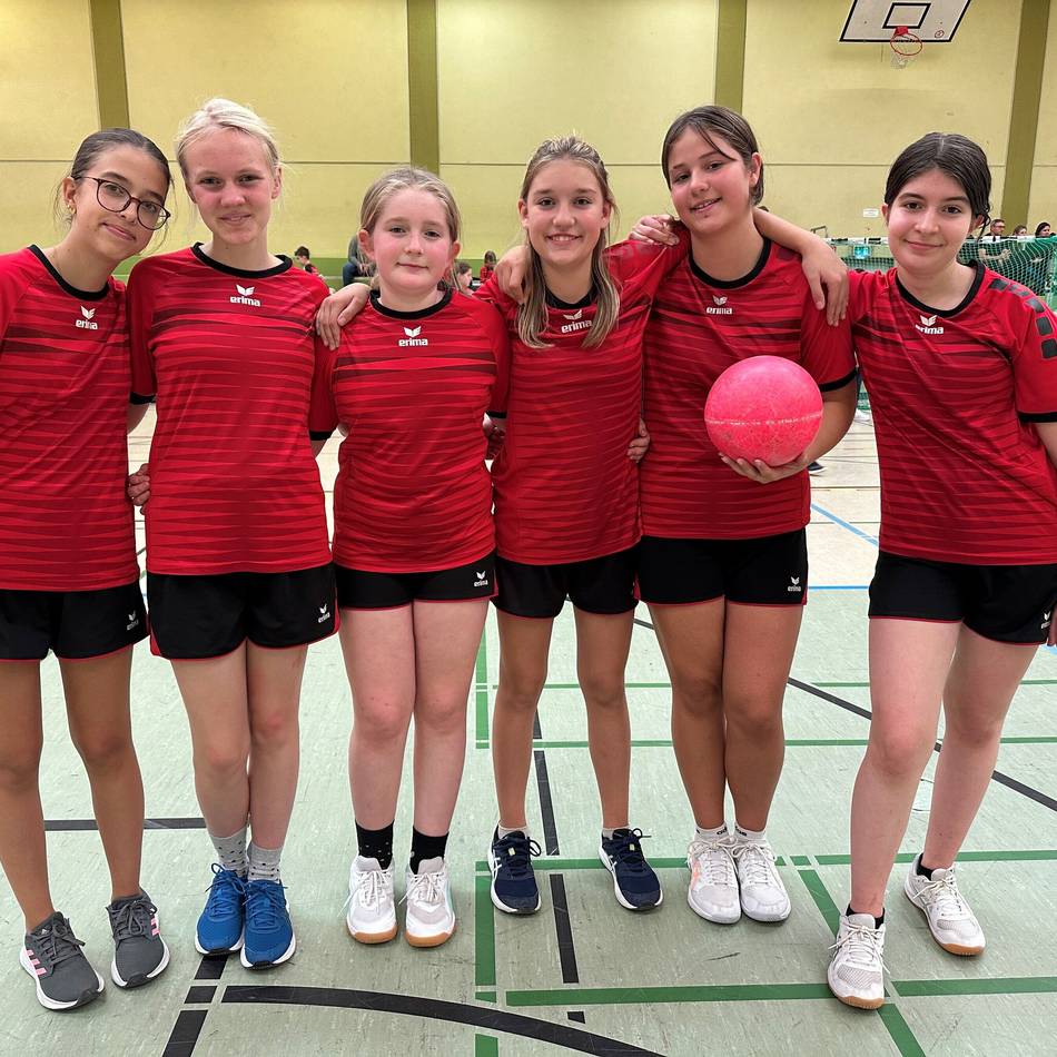 Prellball in Hückeswagen: TVW-Schülerinnen spielen gegen die Deutschen Meisterinnen