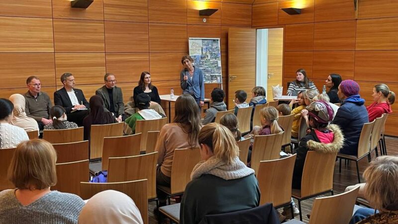 Kinderversammlung in Gnadental: Scherbenhaufen, Inkult, Skateranlage – was Neusser Kinder bewegt