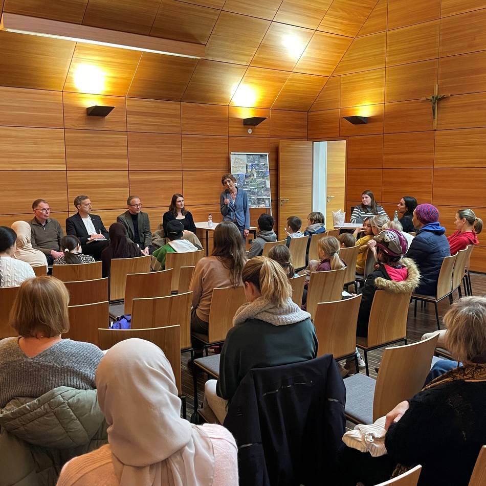 Kinderversammlung in Gnadental: Scherbenhaufen, Inkult, Skateranlage – was Neusser Kinder bewegt