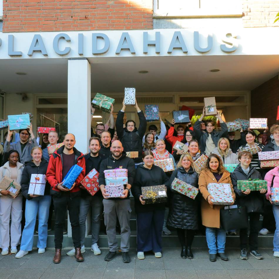 Hilfe für andere Menschen: Große Unterstützung für den Weihnachtspäckchenkonvoi