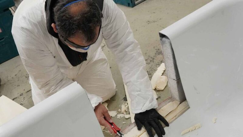 Handwerk in Rheinberg: Eine Wannentür für mehr Barrierefreiheit