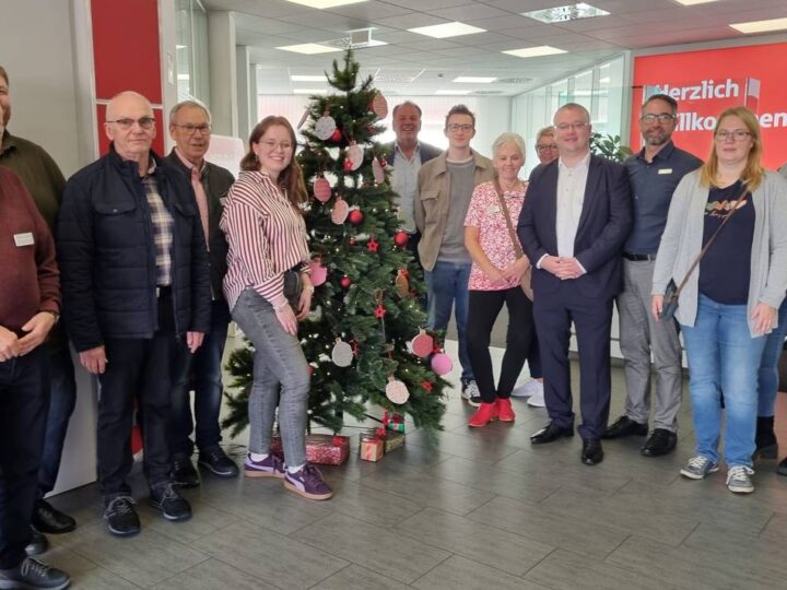 Wunschbaum der Bürgerstiftung: 280 Wünsche warten auf die Jüchener